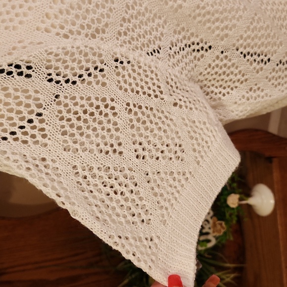 White shrug - Picture 2 of 4